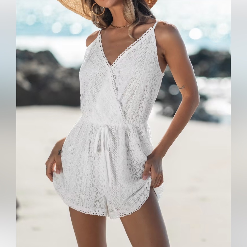 NWT Cupshe Lace Drawstring Romper